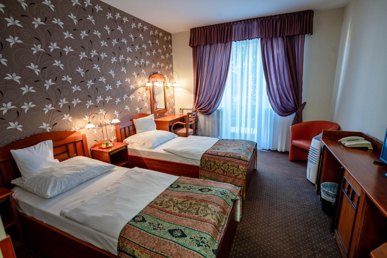 Hévíz Hotel Erzsebet מראה חיצוני תמונה