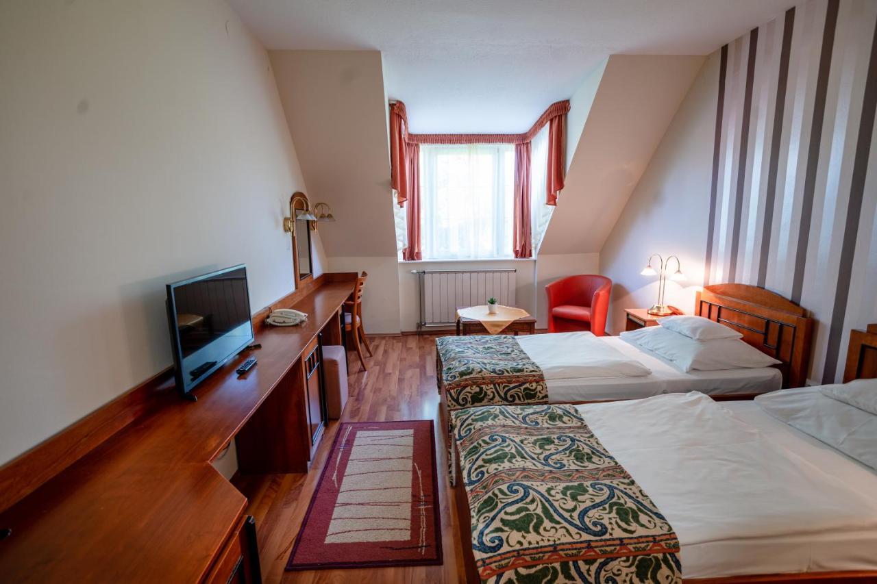 Hévíz Hotel Erzsebet מראה חיצוני תמונה