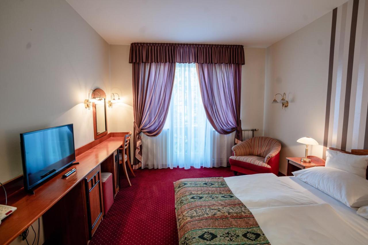 Hévíz Hotel Erzsebet מראה חיצוני תמונה