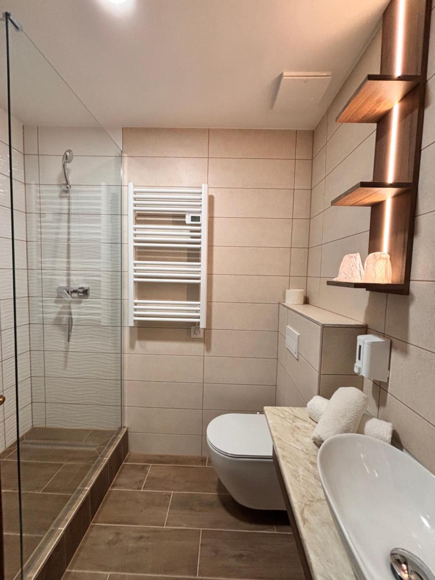 Hévíz Hotel Erzsebet מראה חיצוני תמונה