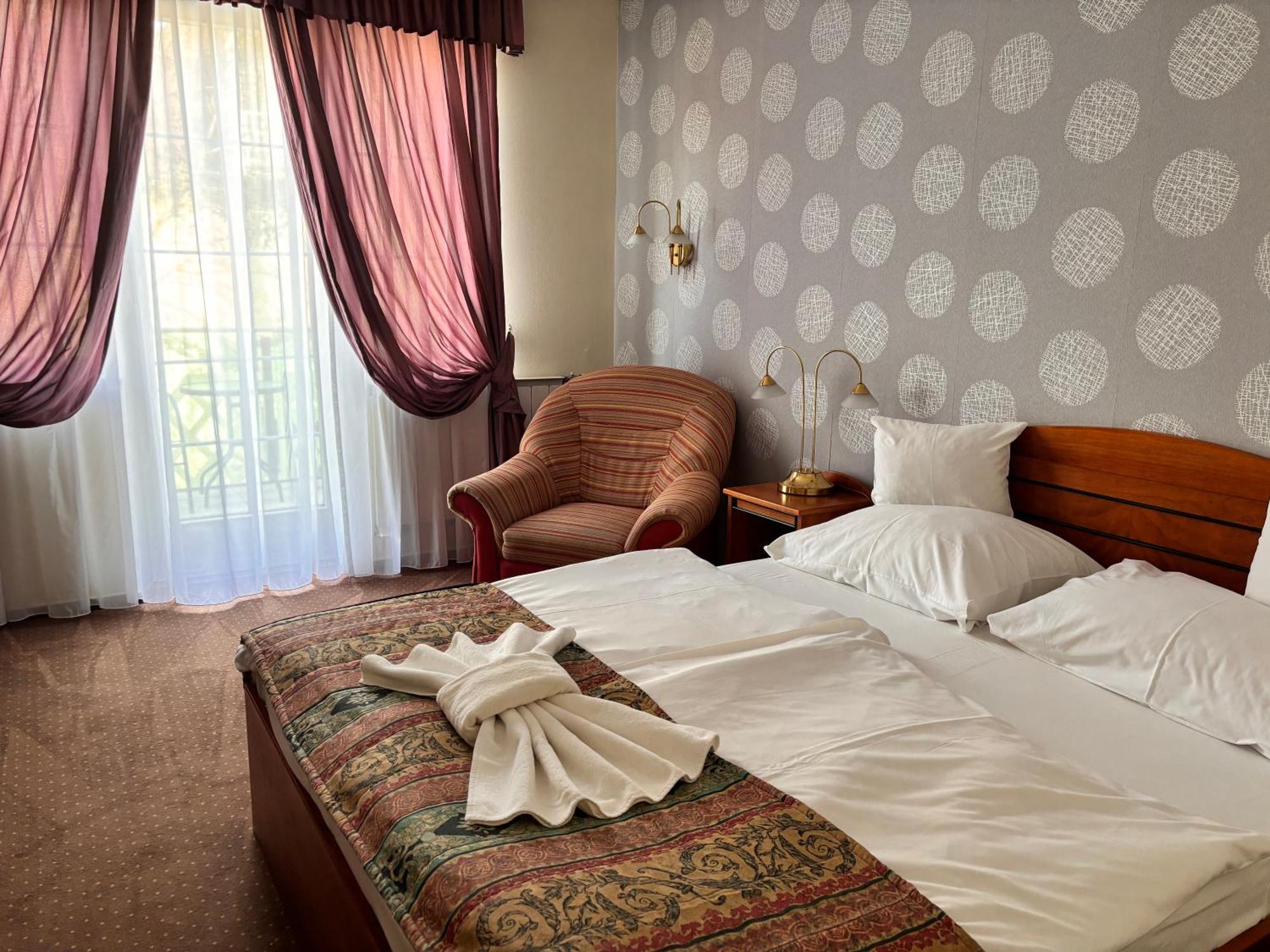 Hévíz Hotel Erzsebet מראה חיצוני תמונה