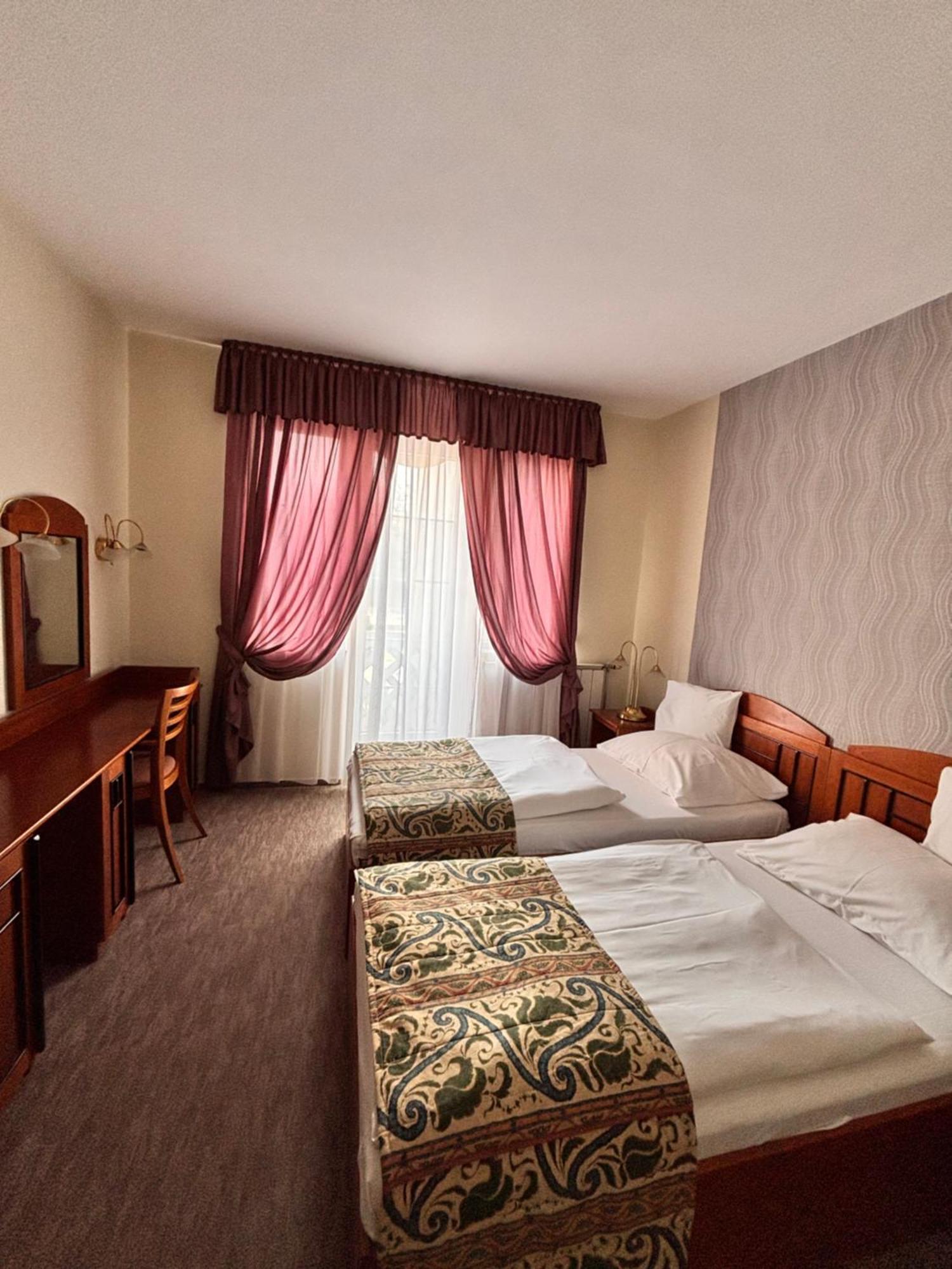 Hévíz Hotel Erzsebet מראה חיצוני תמונה