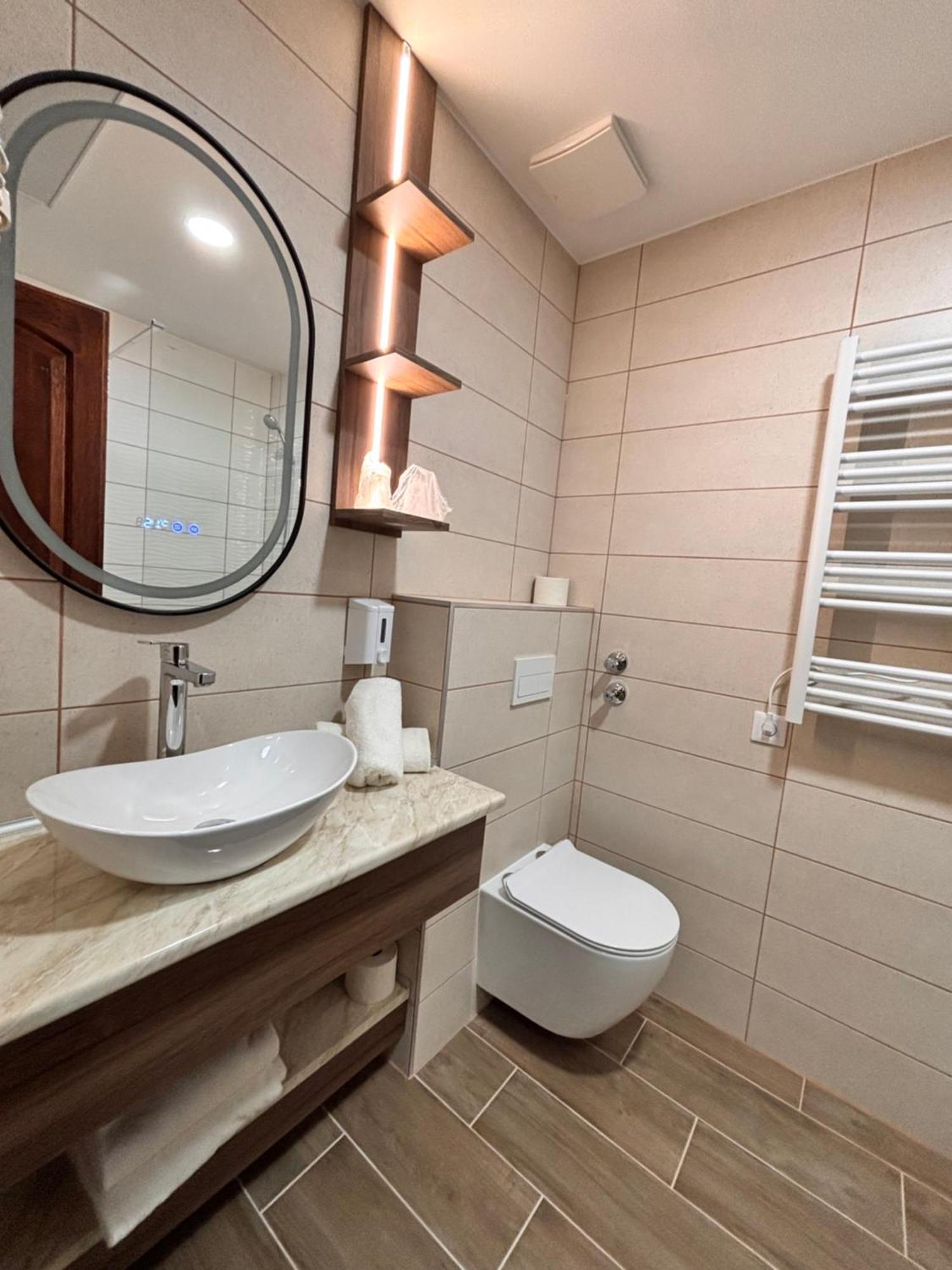 Hévíz Hotel Erzsebet מראה חיצוני תמונה