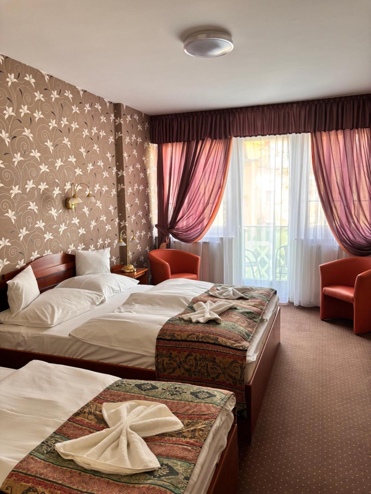 Hévíz Hotel Erzsebet מראה חיצוני תמונה