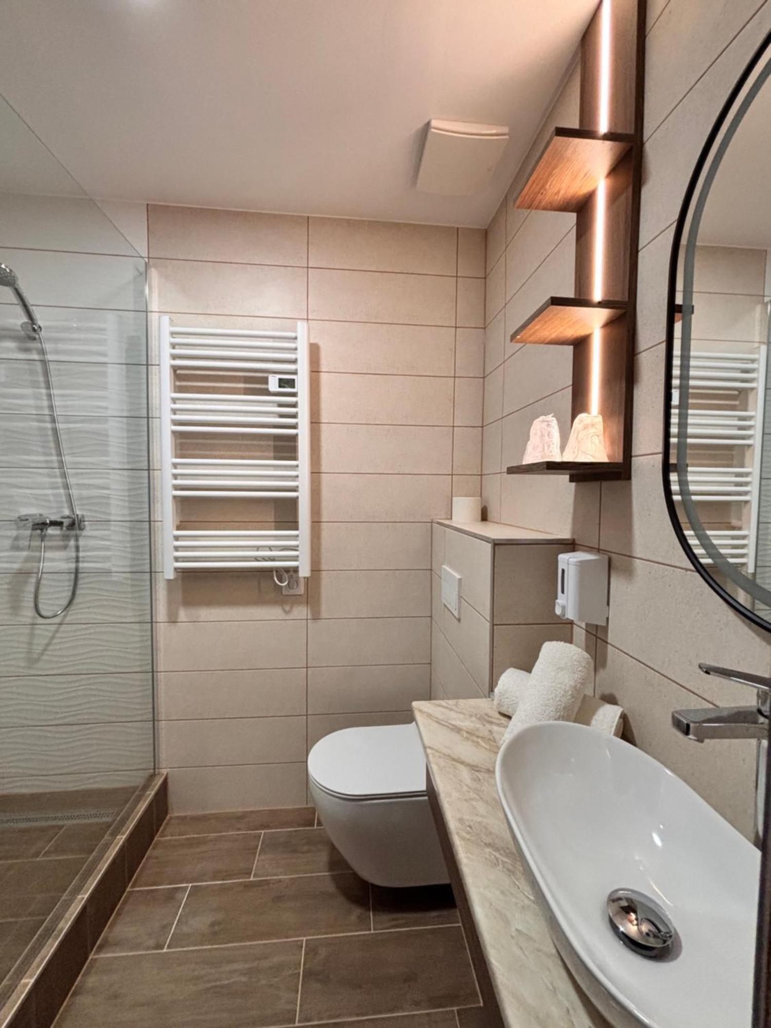 Hévíz Hotel Erzsebet מראה חיצוני תמונה